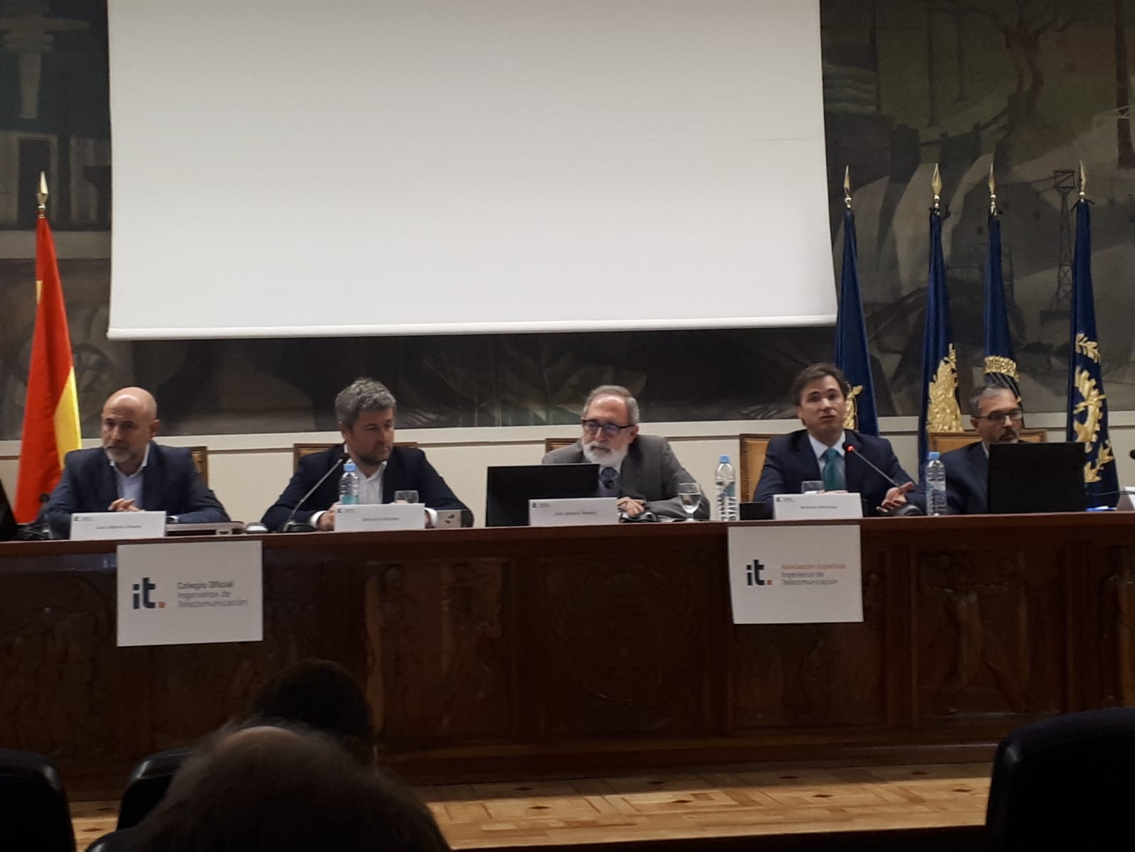 Evo-rail debate sobre la implantación del 5G en el ferrocarril con actores clave de la industria española